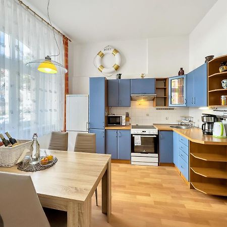 Laura'S Apartment 卡罗维发利 外观 照片