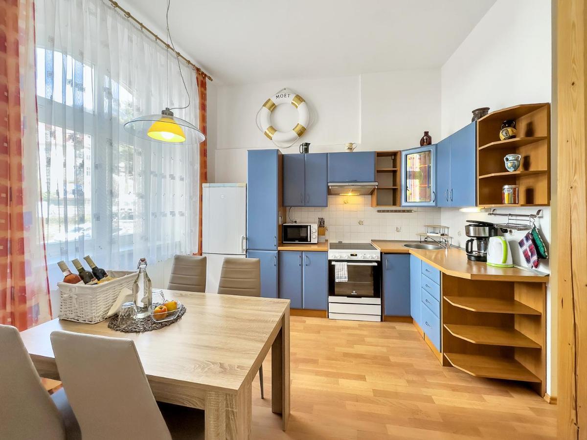 Laura'S Apartment 卡罗维发利 外观 照片