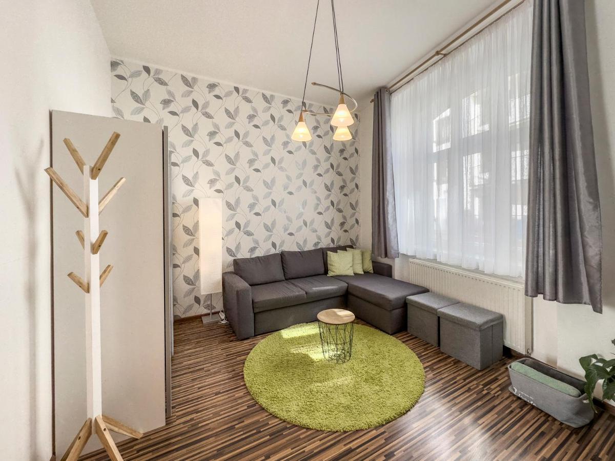 Laura'S Apartment 卡罗维发利 外观 照片