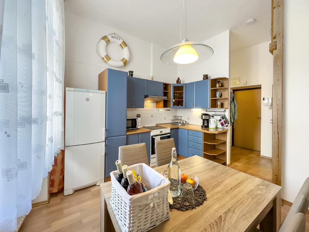 Laura'S Apartment 卡罗维发利 外观 照片