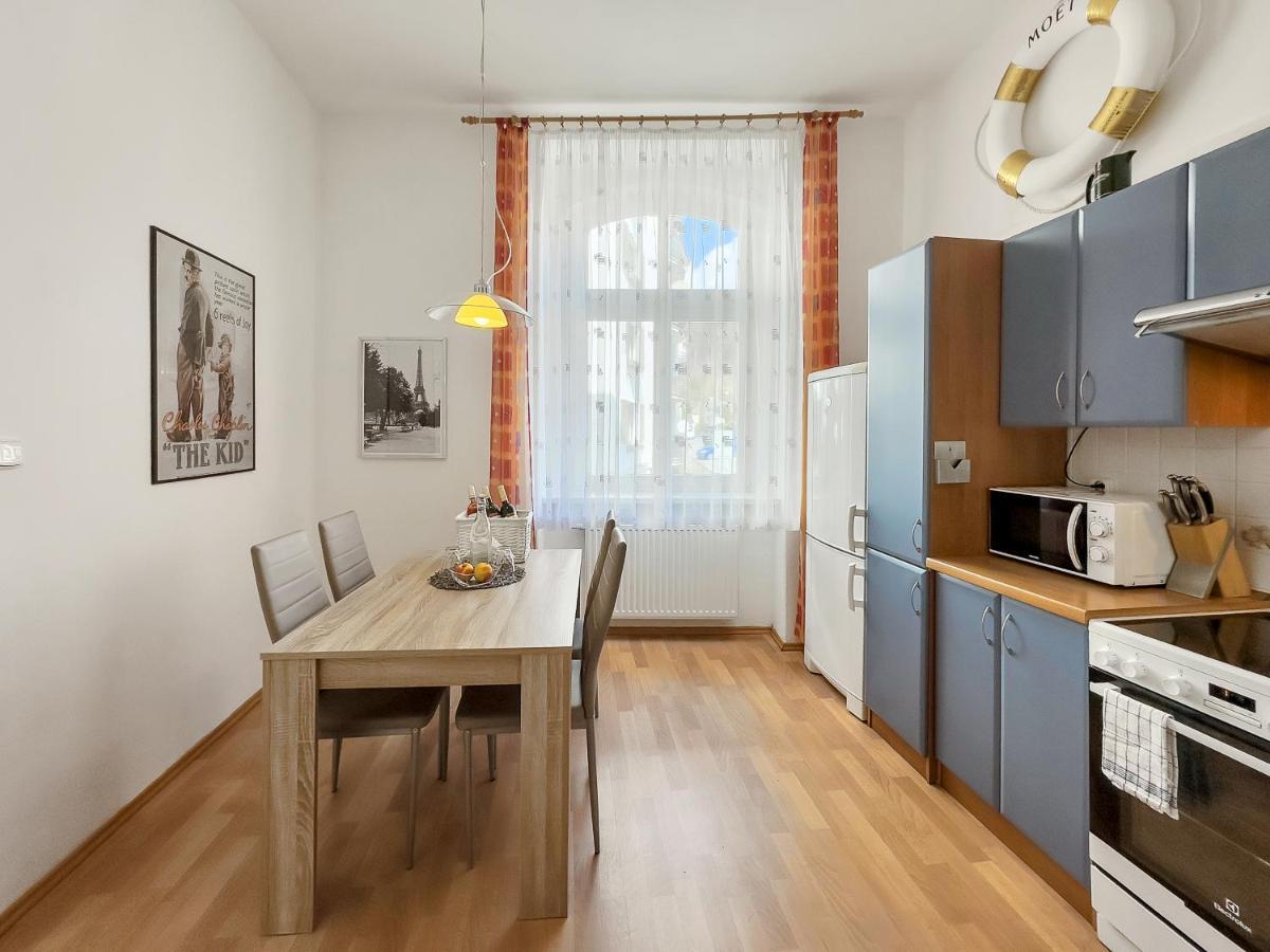 Laura'S Apartment 卡罗维发利 外观 照片